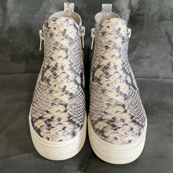 Steve Madden Wedge Snakeskin Sneaker Boot - Picture 3 of 10